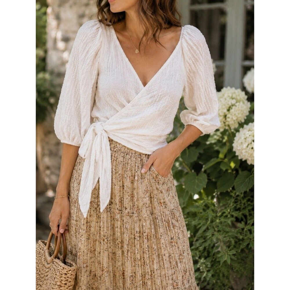 Wrap Top White Crepe Lightweight 3/4 Puff Sleeve S Vneck Tie Front Textured